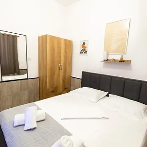 Tiny Cute Near The Center - 5 Min Walk Apartamento
